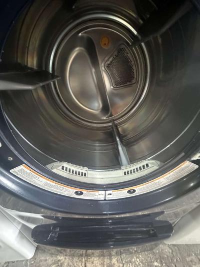 LG dryer electric with pedestal included - Thumbnail 3