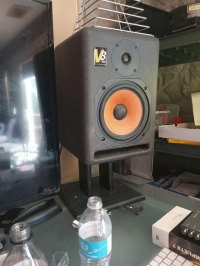 KRK V8 POWERED MONITORS PAIR - Thumbnail 2