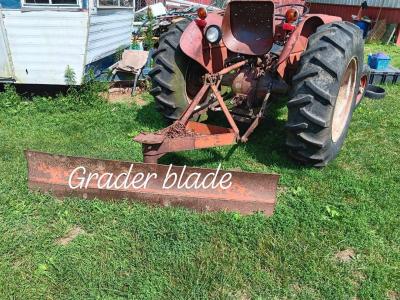 massie Ferguson tractor - Thumbnail 2