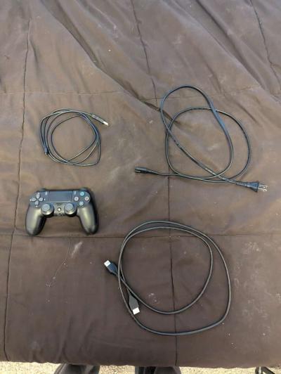 PlayStation 4 bundle - Thumbnail 2