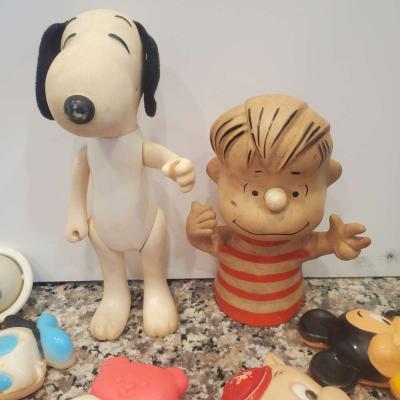 9 Piece Vintage Toys rattles snoopy peanuts mickey mouse Don - Thumbnail 3