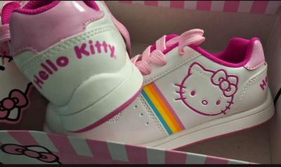 Hello Kitty Sneakers Size 1 - Thumbnail 3