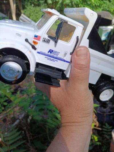 rge trucks - Thumbnail 2