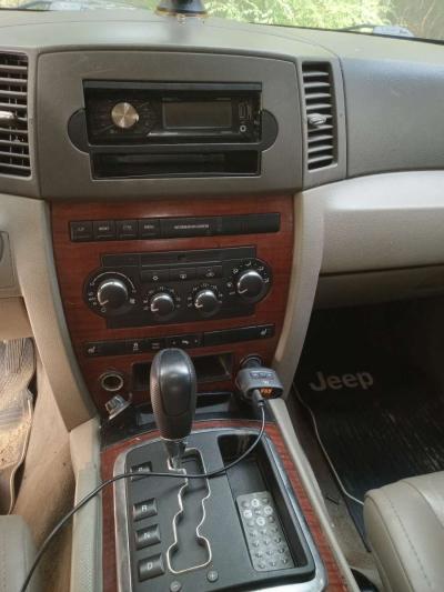 jeep suv - Thumbnail 3