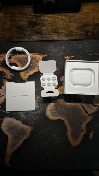 Apple AirPods Pro Generation 2 - Thumbnail 3