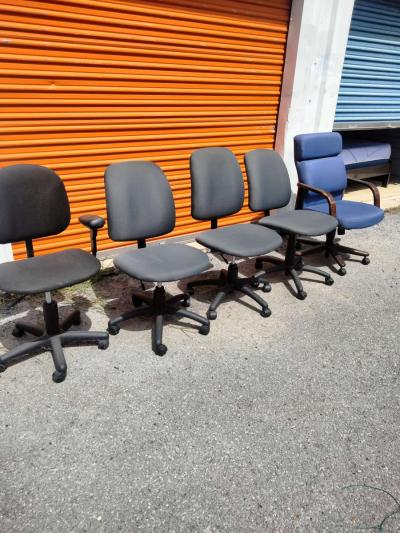 variedad de sillas - Thumbnail 4