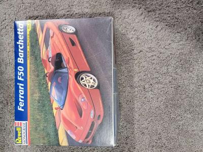 model Ferrari with glue - Thumbnail 2