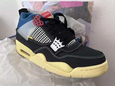 Jordan 4s x Union Off Noir - Thumbnail 5
