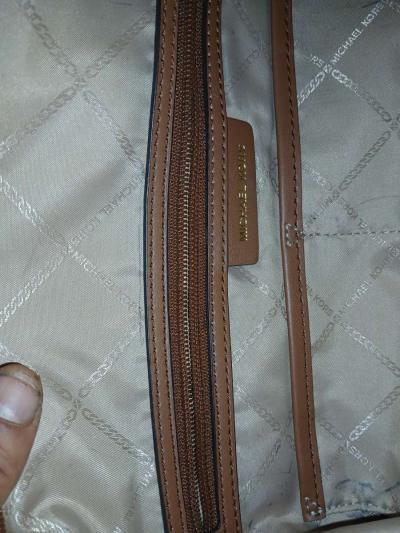 Micheal Kors leather handbag - Thumbnail 4