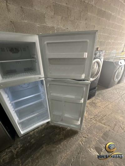 Haier refrigerator top and bottom - Thumbnail 6