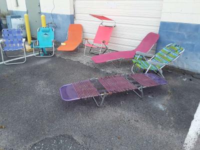 10 beach chairs or tailgate chairs bundle deal Like New - Thumbnail 2