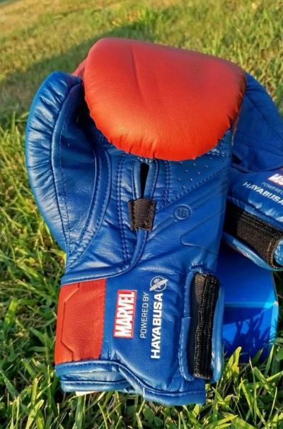 Marvels Captain Marvel Boxing Gloves - Thumbnail 6