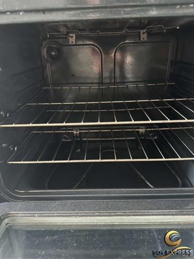 Frigidaire stove electric - Thumbnail 4