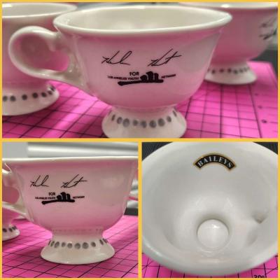 Vintage Helen Hunt Signed Collectible Winking Girl Baileys 4 - Thumbnail 3