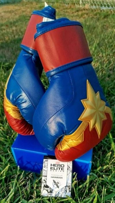 Marvels Captain Marvel Boxing Gloves - Thumbnail 3