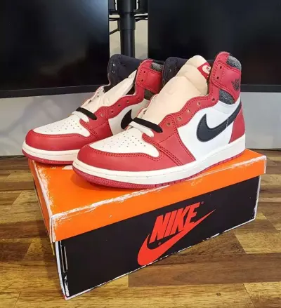 Jordan 1s Lost and Found all sizes - Thumbnail 2