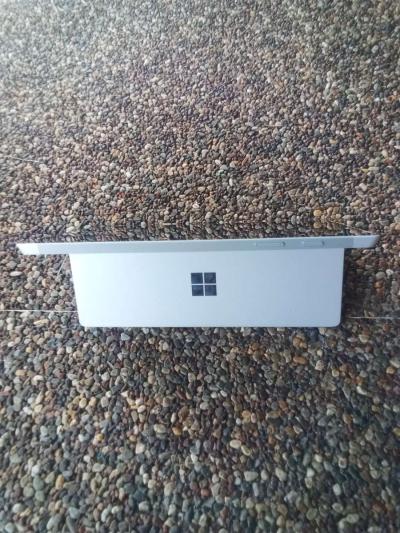 MacBook - Thumbnail 4