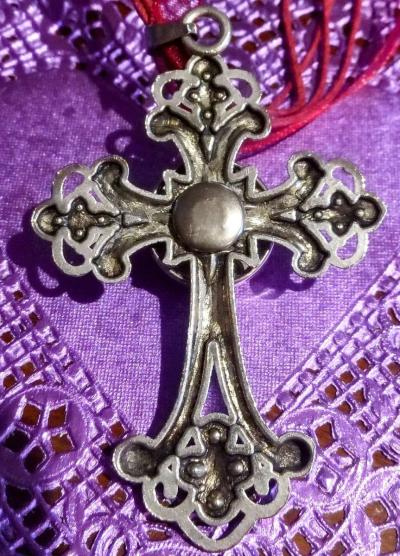 Vintage Cross Necklace - Thumbnail 2