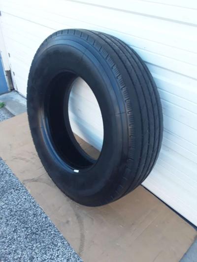 Low Pro Steer Truck Tire 29575R225 Hercules H902 Like New - Thumbnail 3