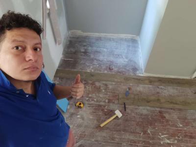 installation of pvc flooring tiles sidingh