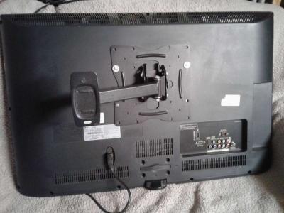 Real nice 32 LG TV - Thumbnail 2