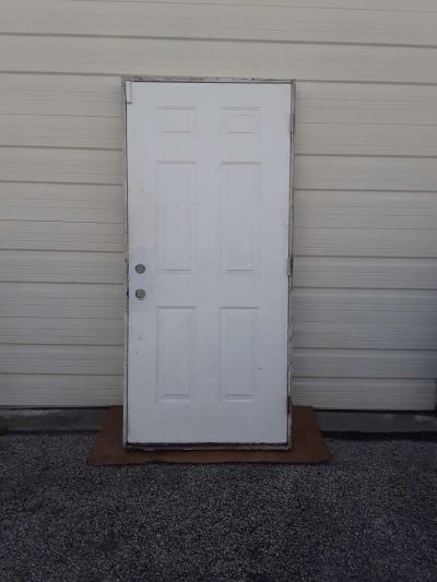 Nice White Entryway Steel Door 36 X 80 left Hand Swing - Thumbnail 4