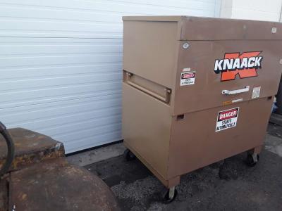 Nice HD Knaack Gang Box and HD Caster Wheels OEM Like New - Thumbnail 2