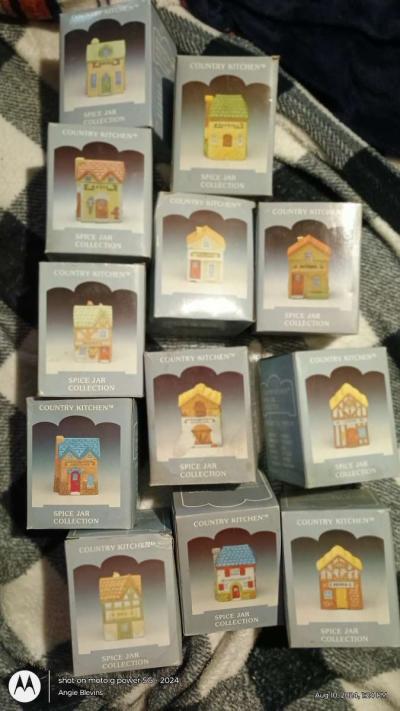 complete Country Kitchen spice house collection