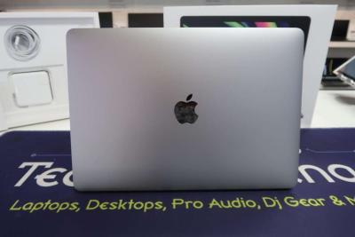 MacBook Pro - Thumbnail 3