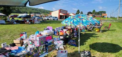 Toys Beach Chairs Camping  Tents Kitchen Items Accessories - Thumbnail 2