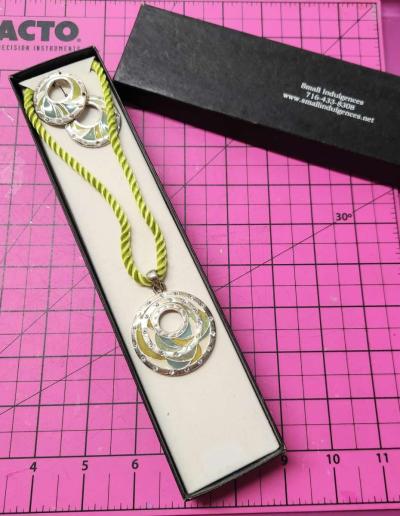 Boutique Green and Blue Enamel Pave Accented Fashion Jewlery - Thumbnail 2