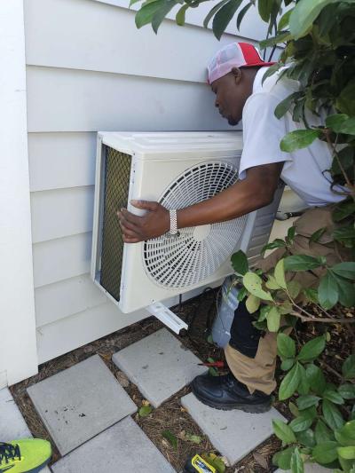 24000 BTU Royal Bear Mini Split Air and Heat - Thumbnail 2