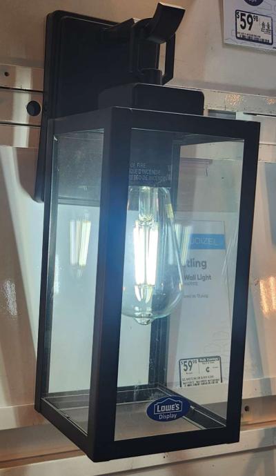 Quoizel Breitling Wall Lantern BRAND NEW - Thumbnail 4