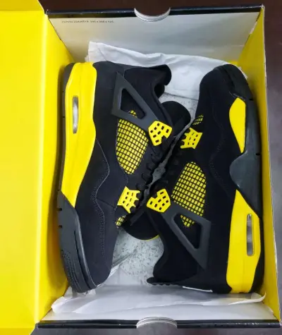 Jordan 4 Thunder all sizes - Thumbnail 4