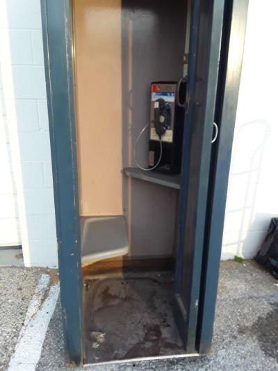 nice inside Bell Telephone booth with phone OEM like new - Thumbnail 4