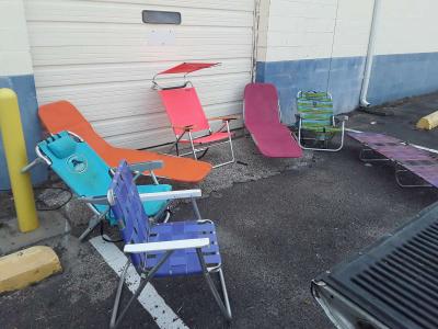 10 beach chairs or tailgate chairs bundle deal Like New - Thumbnail 3