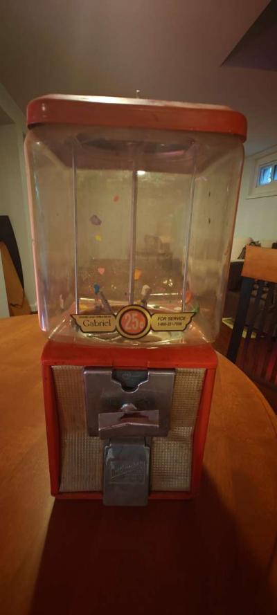 Vintage Northwestern Gumball Machine With Key - Thumbnail 2