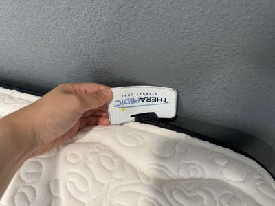 Queen mattress - Thumbnail 3