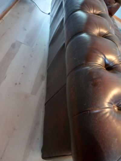 genuine cowhide leather Western couch like new condition - Thumbnail 2