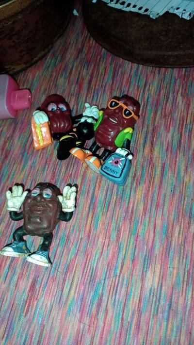 California raisins - Thumbnail 2
