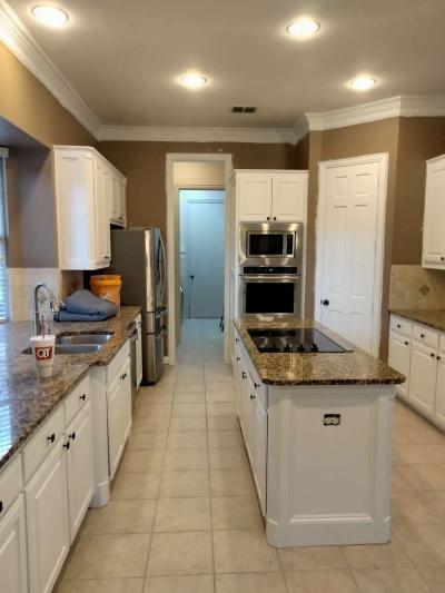 Elite Fuentes Painting - Thumbnail 2