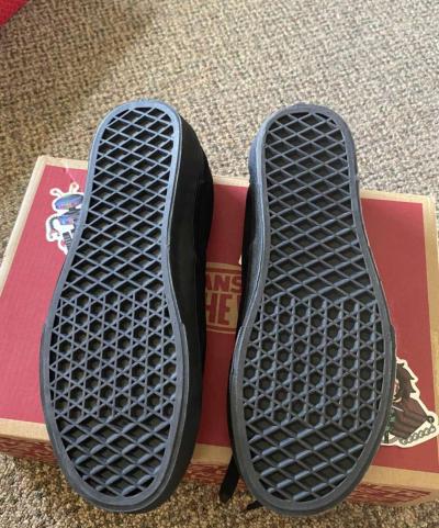 New Vans out of box Unisex size - Thumbnail 2