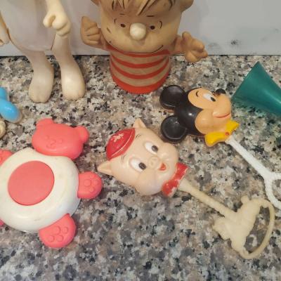 9 Piece Vintage Toys rattles snoopy peanuts mickey mouse Don - Thumbnail 2