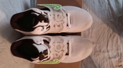 brand new in box size 10 - Thumbnail 3