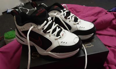 Nike Air Monarch - Thumbnail 3