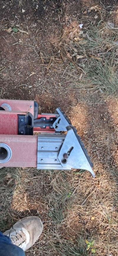 32 foot werner extention ladder - Thumbnail 3