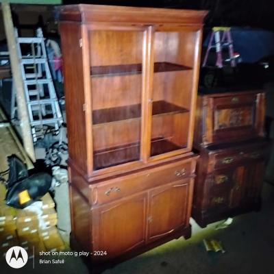 50 style dinette cabinet glass upper - Auburn, California