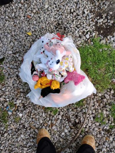 yard sale - Thumbnail 4