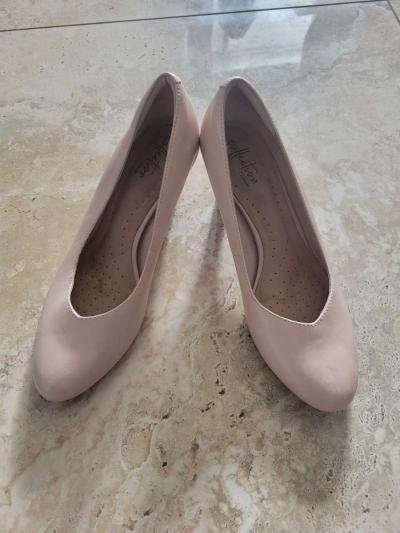 Comfy heels - Thumbnail 2