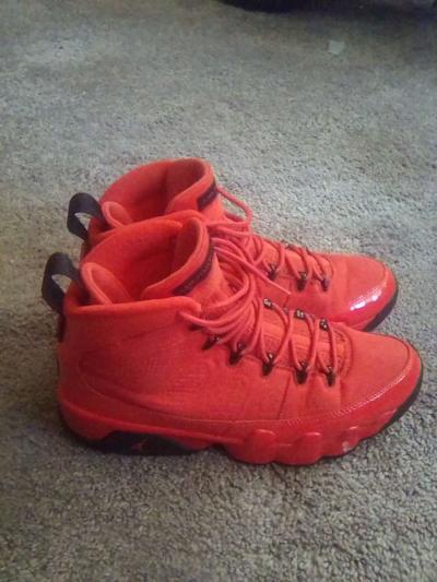 Jordan 9 Chile Red Size 9 Used Has Been Worn Please Read - Thumbnail 4